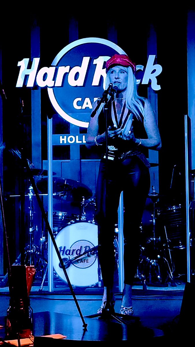 KimCameronMusic's tweet photo. Amazing last night in #LA #Hollywood @hardrockholly for the @indiemusicchan #awards Took home 2 awards for #bestdancerecording #bestdancemusicvideo #dancinginthedark &amp; final nominee for #livingwithoutme for Best Dance Song ❤️🤸‍♀️ #feelingblessed https://t.co/NBfeAsV2FP