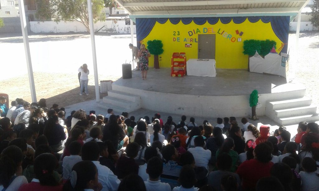 ISCsonora's tweet photo. En Puerto Peñasco inicia la gira de Letras viajeras, un recorrido por 29 escuelas primarias en dos semanas consecutivas #TodosLeemos #DíaInternacionalDelLibro #ceLEEbremos #CulturaSonora https://t.co/bMFu4izfVP