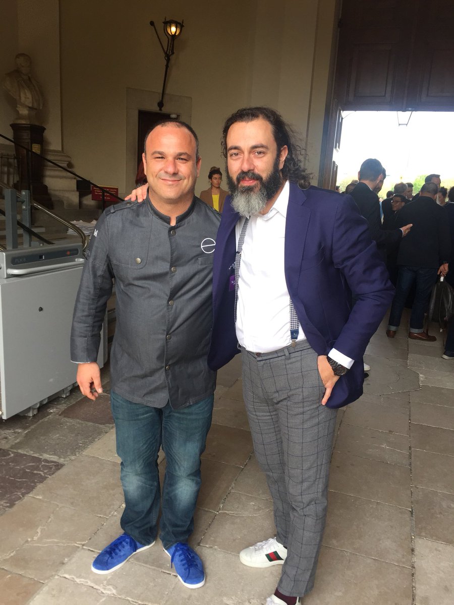 2001_fede's tweet image. Andalucía apoderándose unas horas  de La Pérfida Albión en una nueva edición de los premios @OADining #oadweek2018. Mi admiración a @chefdelmar y @EstimarZafra