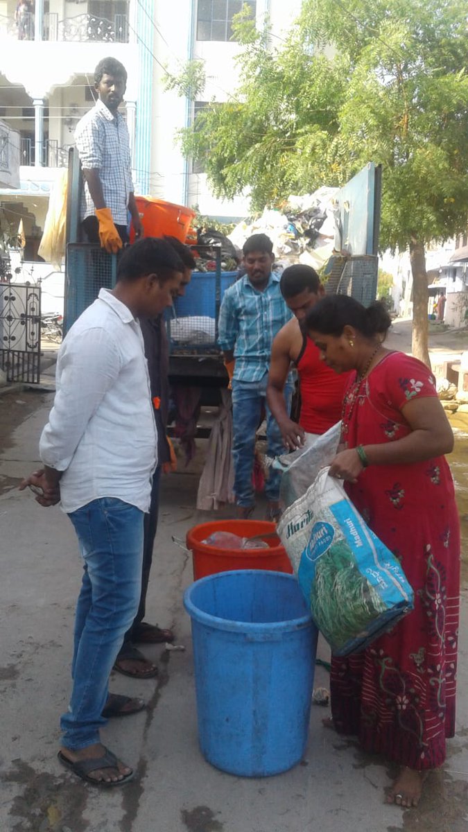 MC_Nizamabad's tweet image. Educating Citizen on Segregation of #Dry &amp;amp; #Wet_waste at source level part of #Solid_Waste_Management project @#Nizamabad #Swachh_Nizamabad #Swachh_Bharat #MyCleanCity #MyCleanIndia #ManaNagaram #Swachh_Survekshan 
#23-04-18