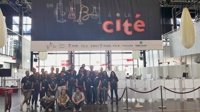 BdE_ESPCI's tweet photo. Les membres d'@EPICS_espci, l'asso étudiante de vulgarisation scientifique, sont prêts à vous accueillir à la @citedessciences dès demain! Venez nombreux découvrir les expériences conduites par les chercheurs de l'@ESPCI_Paris. @ESPCI_Alumni @FondsESPCIParis https://t.co/anr6X8drNx