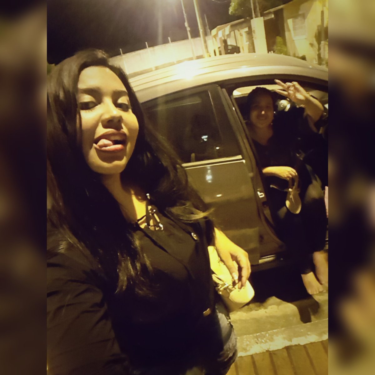 milu_flicka's tweet photo. #Party #Friends #ups 😍😘 te kiero Amiga 💖👣 #NenaMalota https://t.co/JZYc2R1jJl