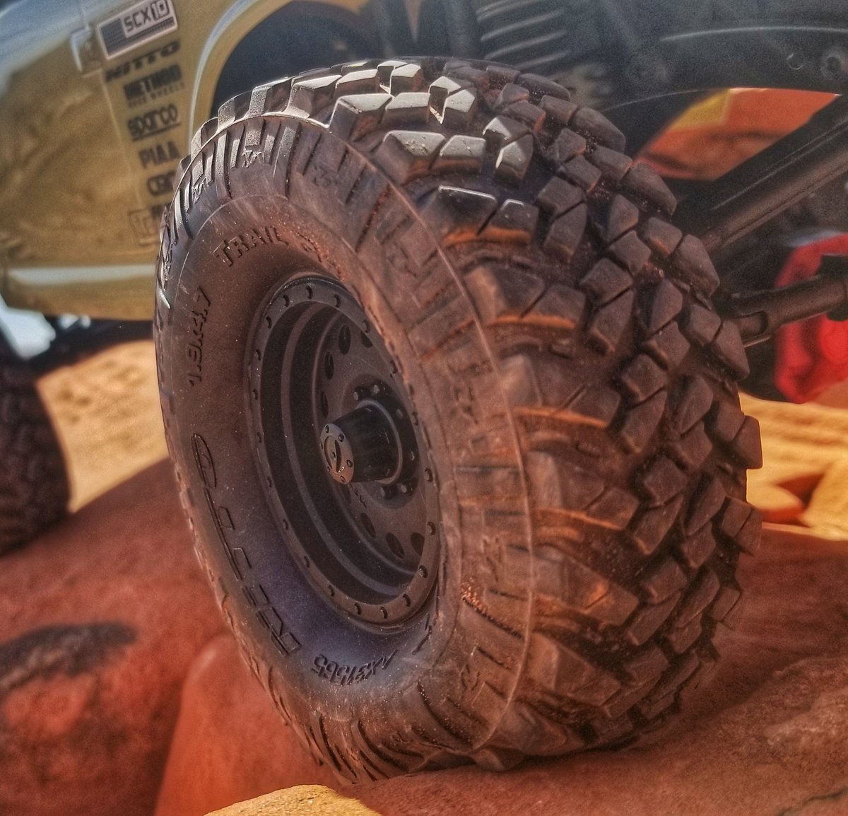 Axialrc's tweet photo. #Axia deadbolt AX90066 now with #Nitto Trail Grappler M/T tires and #methodracewheels Hole wheels More spec info on https://t.co/v2Fuci3zli #AxialAdventures #scaleaxial #Deadbolt2 #AxialRacing https://t.co/CcdhodyYfp