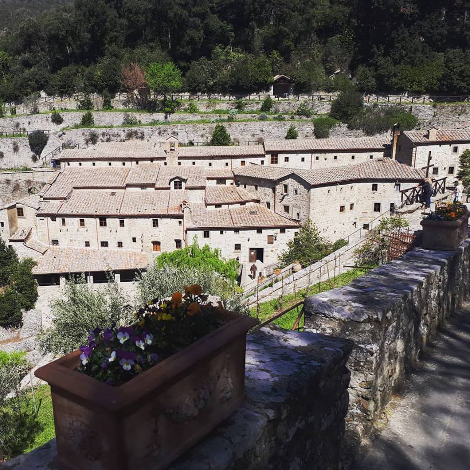 HotelItaliaCort's tweet photo. A Cortona siamo fortunatissimi, abbiamo un antico monastero spettacolare. Da non perdere l'Eremo delle Celle!
In Cortona we are very lucky, we have a spectacular ancient monastery. Eremo delle Celle not to be missed!
#hotelitaliacortona #eremo #lecelle #sanfrancesco #cortona https://t.co/pw05N7BGSw
