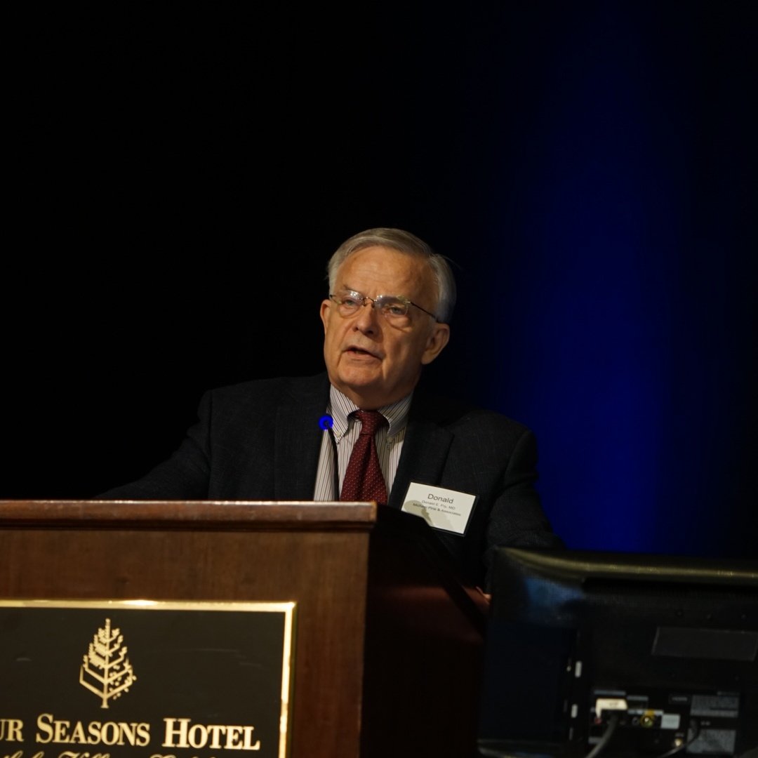SurgInfxSoc's tweet photo. Past President and current Editor in Chief of Surgical Infections #DonFry talking about the science behind scrubbing in
#2018SIS https://t.co/bGipkqSSuz