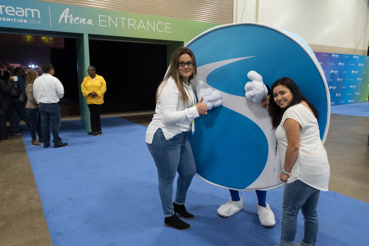 acnusaespanol's tweet photo. Have you seen the Ignition 2018 Recap video? Relive some of the greatest Ignition 2018 moments here: https://t.co/j8GhCLxAX5 #StreamTheTeam https://t.co/SvmBJq7xZc