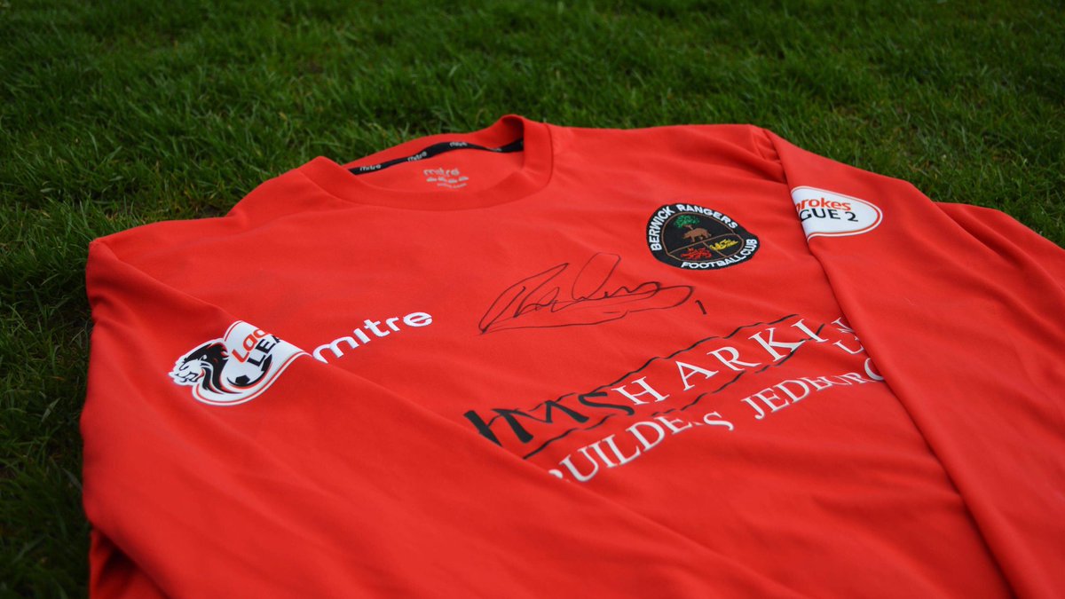 GIVEAWAY TIME! 🎉

To celebrate reaching 10,000 followers we’re giving away <a href="/RobbyMcCrorie1/">RMC</a>’s match-worn shirt, signed by the man himself! 

To enter, simply RT and make sure you follow us. Comp closes Saturday 28th. Good luck #BRFC