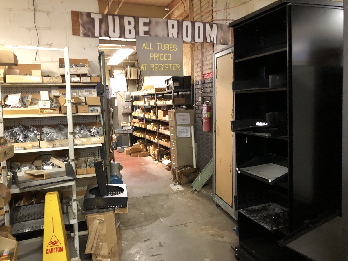 ETBadass's tweet photo. We recently got full access to Mendelsons in Dayton. Check out our write up. https://t.co/UrEpgwTvfY 
#Dayton #GemCity #Makers #Maker #makermovement #Makermonday #daytonphotographer #DaytonLocal #DaytonLocal #daytonmakers #daytoninspires #makerspace https://t.co/E9XfQOH080