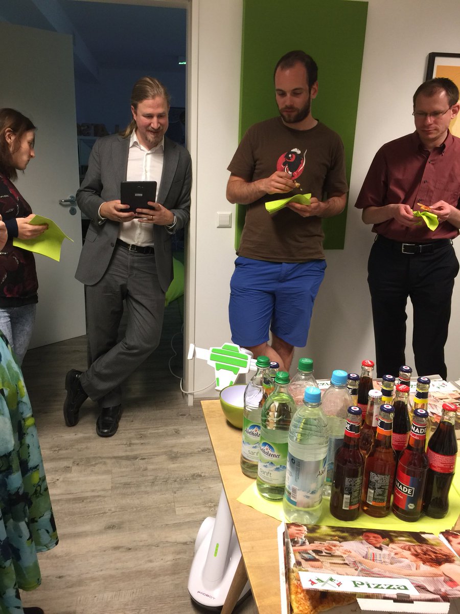 VeraLittleTree's tweet photo. First bug: It cannot eat #pizza #meetUp @ministryoftest @QualityMindsDE #testingRobots #QualityLearning https://t.co/n2Mi4GacJ4