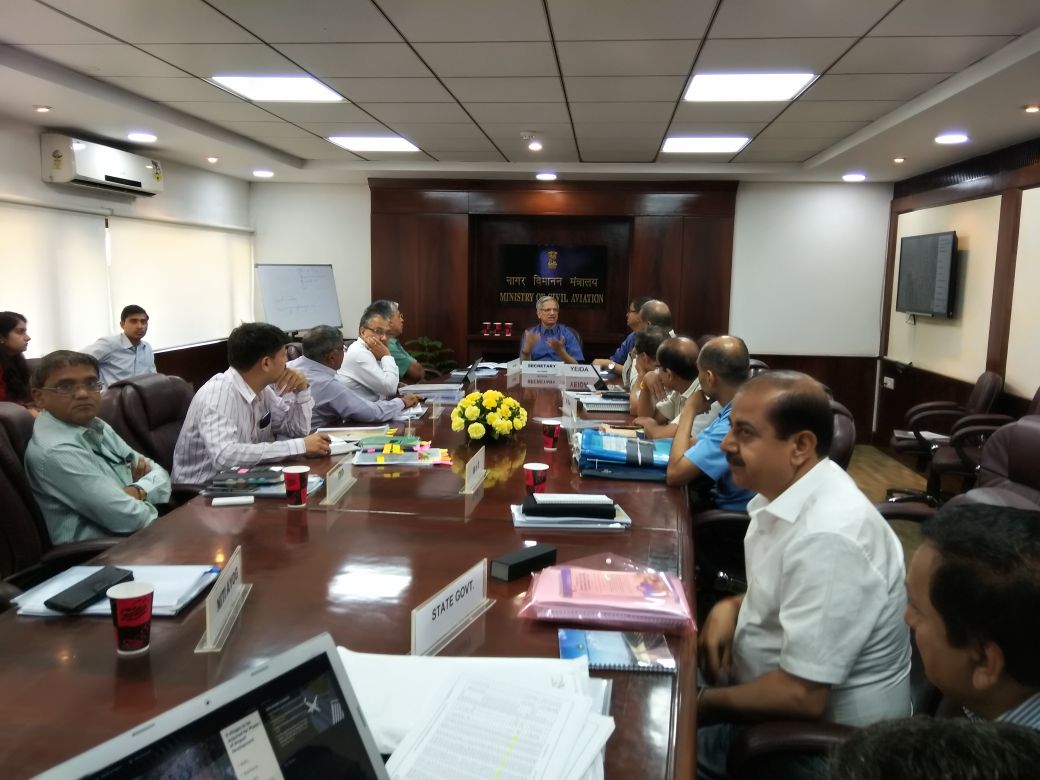 YamunaAuthority's tweet photo. नोएडा इंटरनेशनल ग्रीनफील्ड एयरपोर्ट (NIGA) ,जेवर को आज भारत सरकार के नागर विमानन मंत्रालय की स्टीयरिंग कमेटी ने In Principle Approval प्रदान किया। सचिव, नागर विमानन मंत्रालय भारत सरकार की अध्यक्षता में गठित समिति के समक्ष यमुना प्राधिकरण ने दिया प्रेजेंटेशन। @UPGovt @CMOfficeUP https://t.co/VnM0yuyzKo
