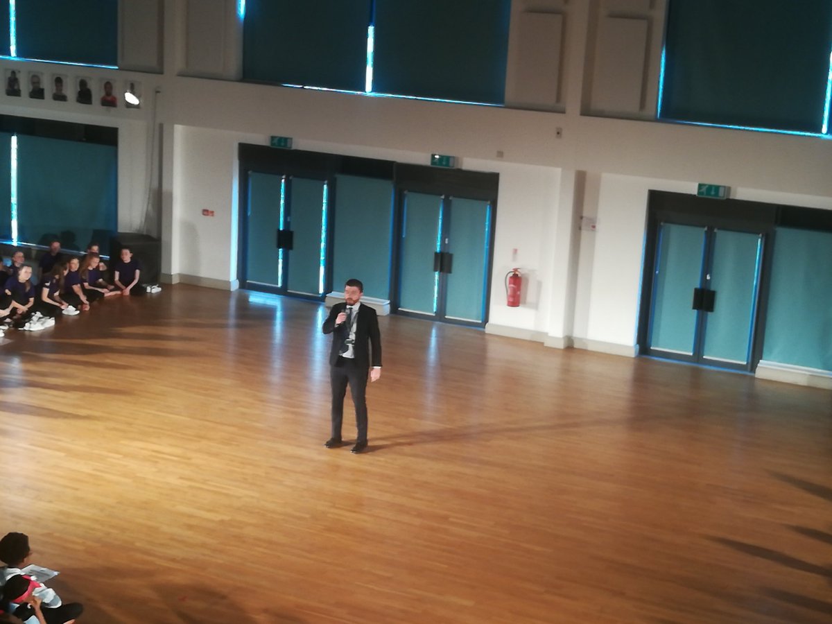 RWS_Dance's tweet photo. The RWS hall is packed this evening for the #stepintodance Spring Sharing. Good luck to the RWS company and all of the 9 schools taking part this evening. #dance #bromley @JPFoundation https://t.co/BuqPuxBqX0
