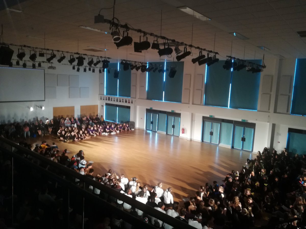 The RWS hall is packed this evening for the #stepintodance Spring Sharing. Good luck to the RWS company and all of the 9 schools taking part this evening. #dance #bromley <a href="/JPFoundation/">Jack Petchey Fdn</a>