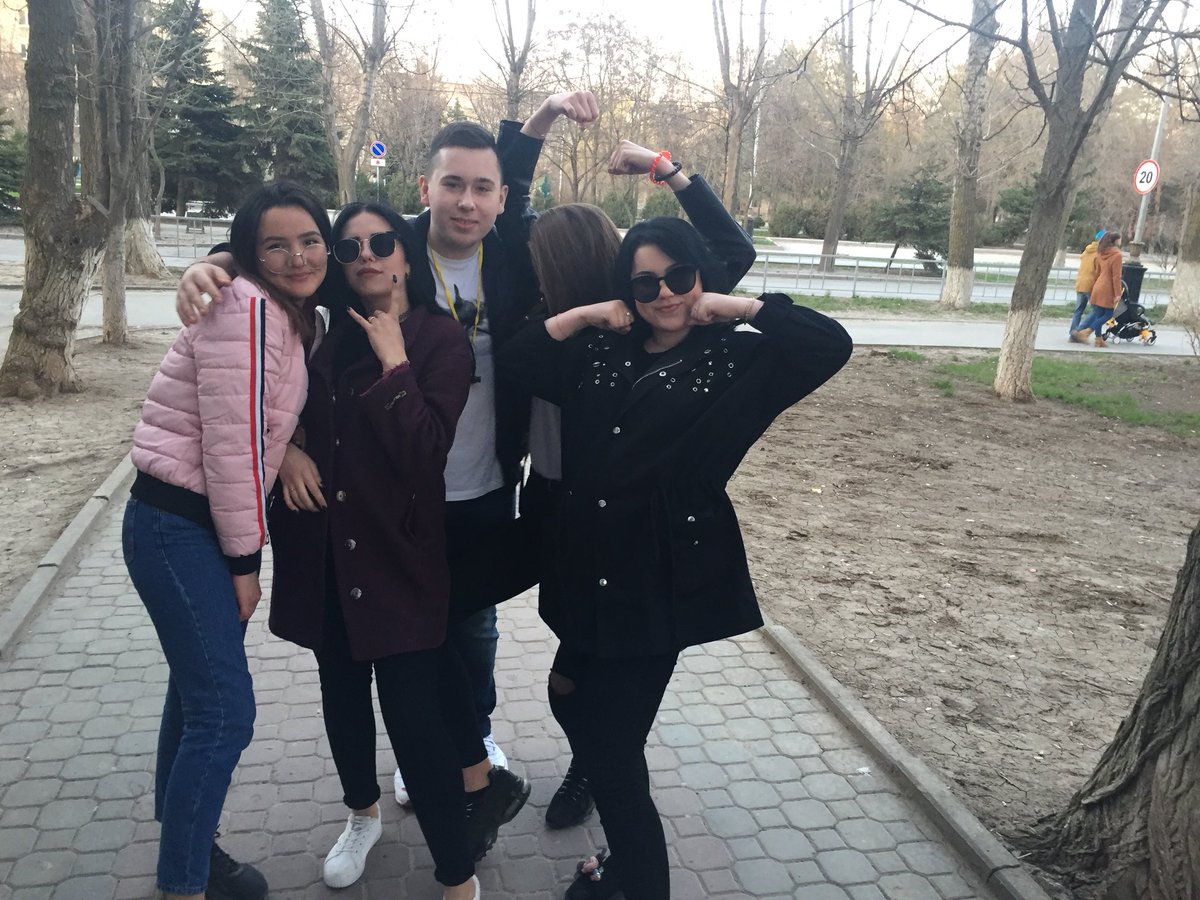 ShevchenkoLiya's tweet photo. 🖤🖤🖤🖤 https://t.co/VjF0OOgJyc