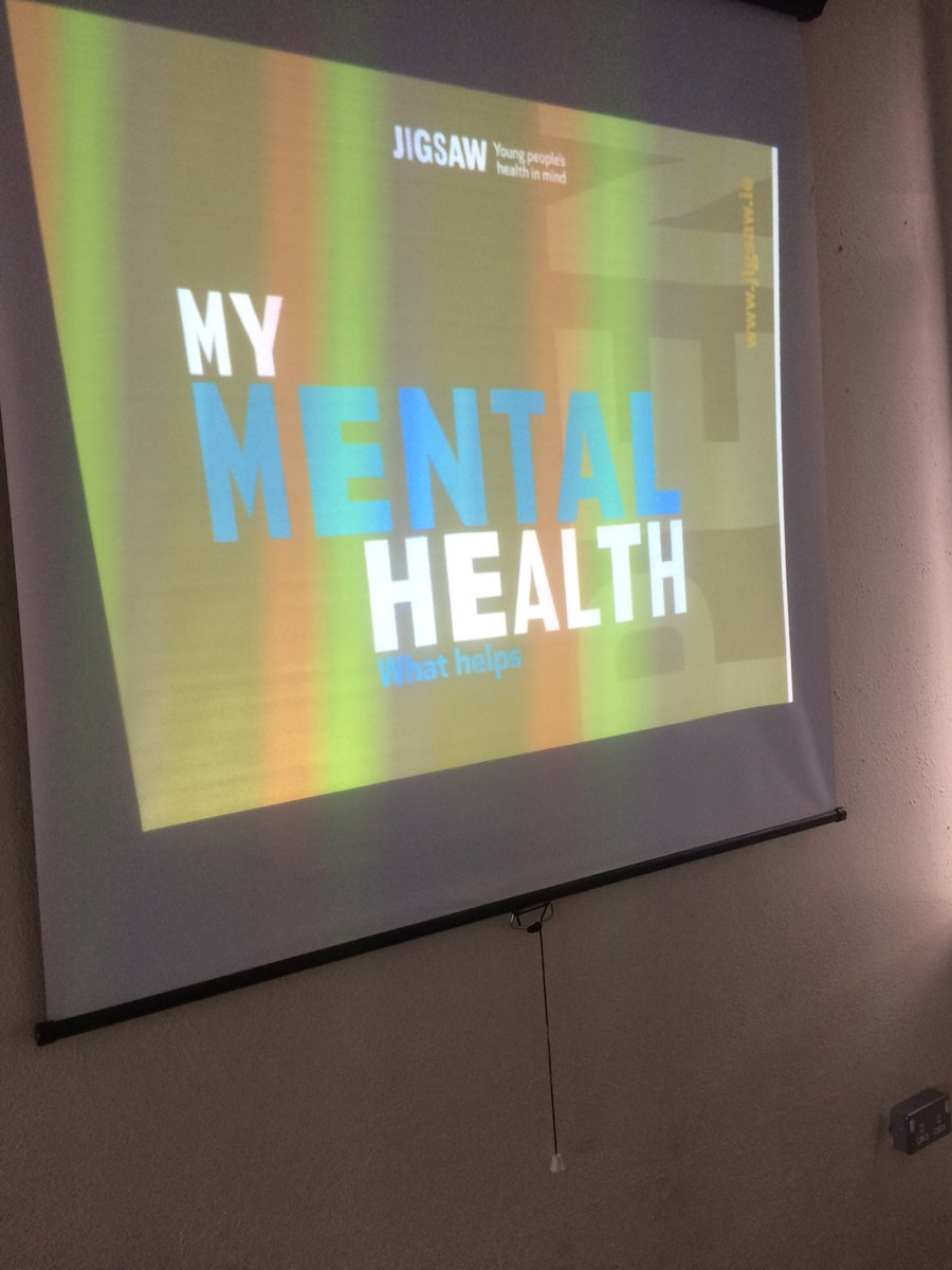 sharonboyle31's tweet photo. @FingalSports @gareardon @niallinho @BaldoyleUtd @brianmcdonagh  @JigsawNFingal Workshop tonite in Baldoyle Utd around Mental Health with Jigsaw North  Fingal working with Baldoyle Utd U17’s https://t.co/VsJJrgMMSh