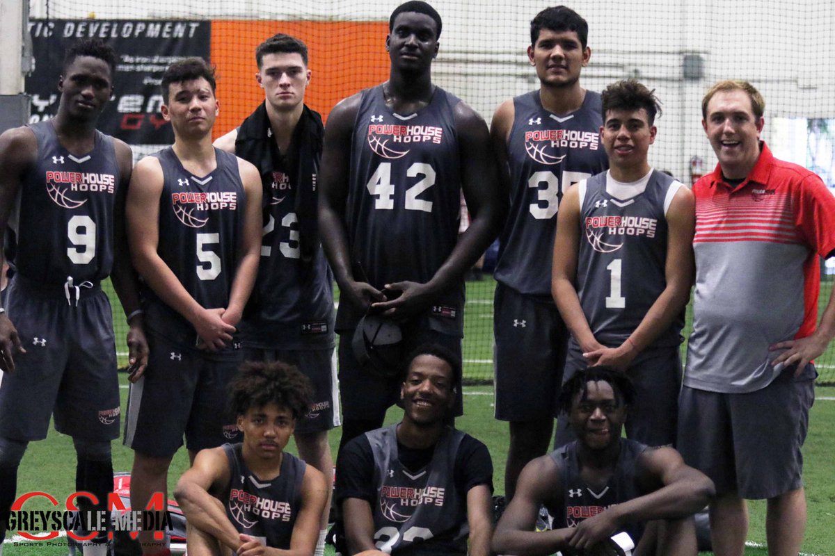 ZayasHooplyfe's tweet photo. Squad!! 🏀🏆 @PowerhouseHoops Team Herzer went 4 and 0 in the WCE tournament this weekend 💪🏽 #pointguard #classof2018 https://t.co/SLIXhF7VOy