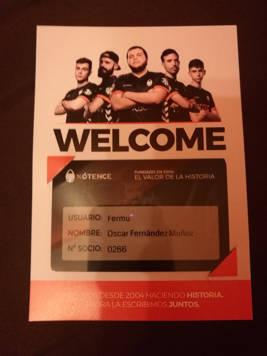 FermuCS's tweet image. Ya me ha llegado el abono de @x6tence_ . Vuelo a dar las gracias al club por todo, sois los mejores!! 👽 #Gox6 #AbonoX6