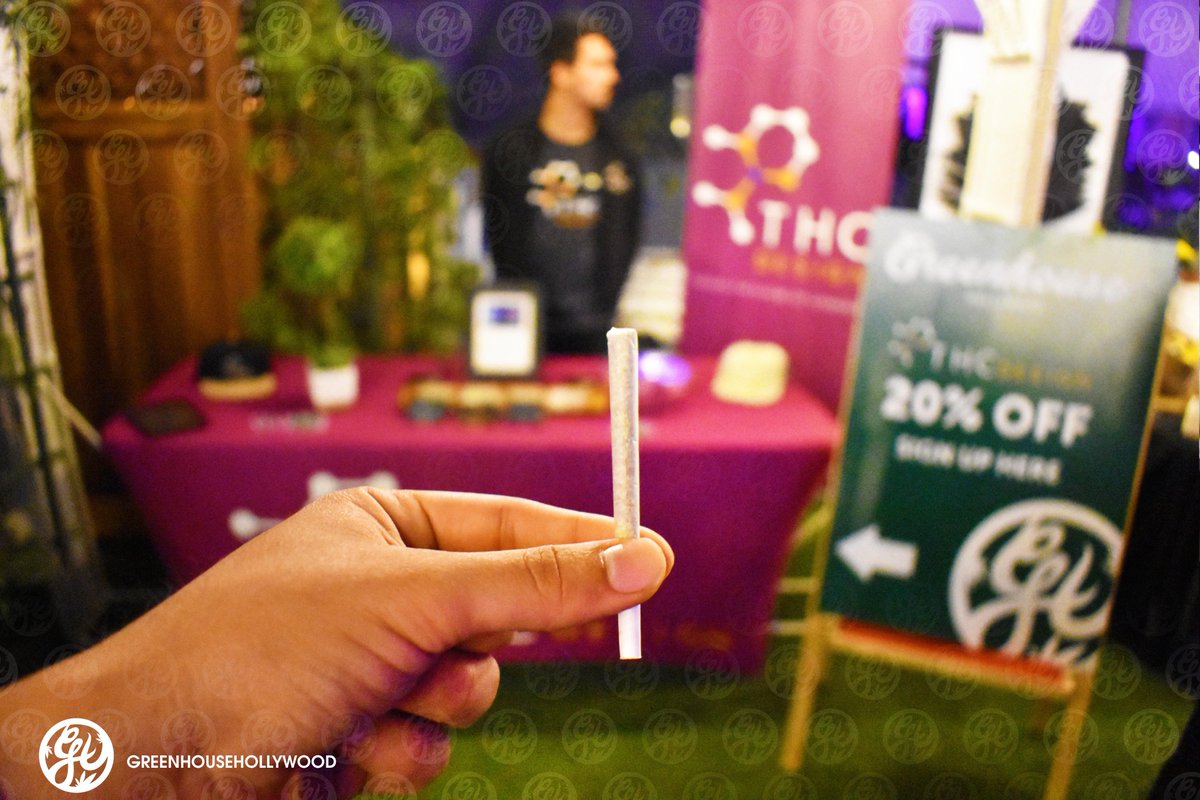 GreenhouseHC's tweet image. Cannabis education is an important part of the Industry. Thank you @_THCDesign  for forging the future and spreading the cannabis love! #thcdesign #cannabis #cannabisnews #hollywood #education #greenhousehollywood