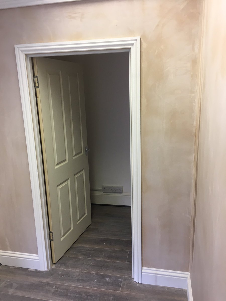absolute_build's tweet image. Latest job complete, city centre salon fit out 🔨🚪 #joinery