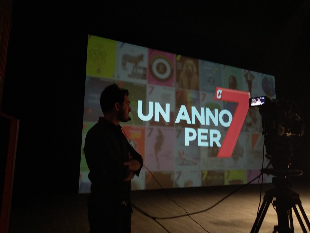 Al #piccoloteatro per il primo compleanno del nuovo @7Corriere con @beppesevergnini @StefaniaChiale @micolsar @globalista @chsever @irene_soave @massimocotto @noemiofficial in diretta su @CorriereTv