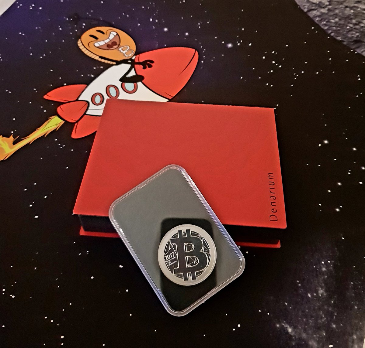 alistairmilne's tweet photo. I'm giving away this  .999 Fine Silver @DenariumBitcoin (sealed &amp; unloaded) to a follower at random who RTs this tweet &amp; who is also a member of my Telegram group (https://t.co/CbaCABdDnF)
#bitcoin https://t.co/zDkVENfyvg