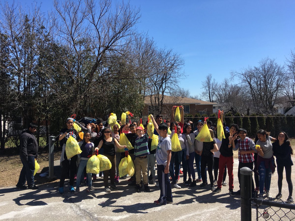 Mrs_S_Butt's tweet photo. 7-5 and 8-5 helping the environment. Earth week clean-up #repCentennial @MrForer #EarthWeek2018 https://t.co/M0tBxQd8KK
