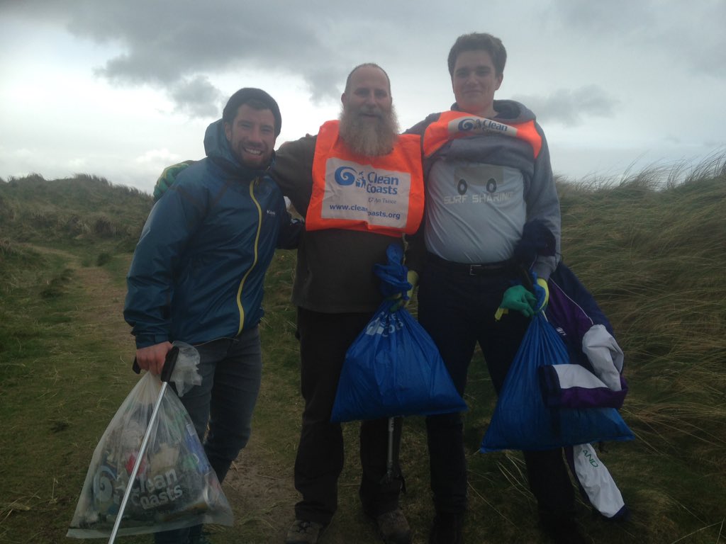 Surf Sharing's resident show off Barry Brennan, with Matt of <a href="/YewTreeStudio/">Matthew Gammon - Artist</a> and Sebastian Gebhardt doing our bit for #EarthDay yesterday, helping at the beach cleanup in #Strandhill   - very glad to be able to play our part in #cleancoasts with the wider surfing community 👍