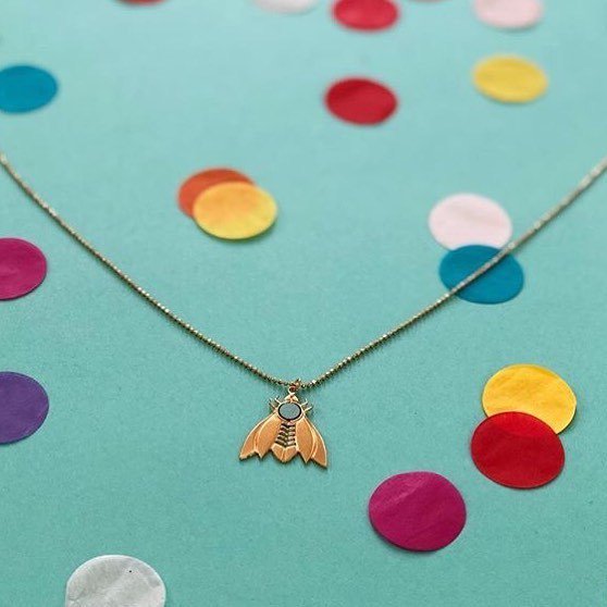 SugarCrabs's tweet photo. • CONCOURS •
Breaking news !!
Je m’associe avec la talentueuse Valentine du compte Happy as a Bee, le temps d’un concours! 🙌
.
👉RDV sur sa page @happyasav pour participer et gagner un collier ANISA en bleu turquoise!
.
Vous avez jusqu’à mercredi pour… https://t.co/zfSogrfyse https://t.co/RnsMIu65eZ