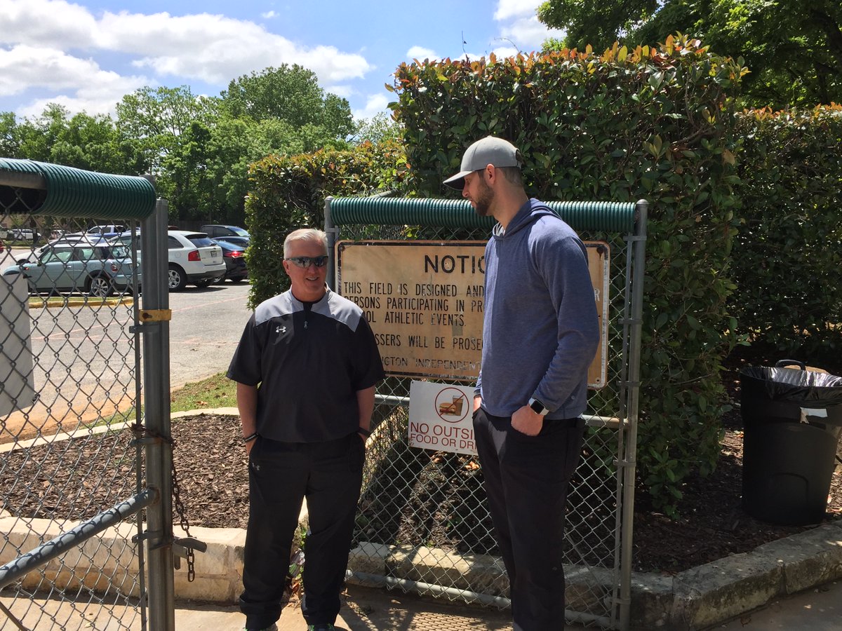 ArlingtonISD's tweet photo. Current @Rangers and former @ArlingtonHigh pitcher Chris Martin was able to stop by his old school on his way to the office today. A true #WherePotentialGetsReal moment. https://t.co/nzS0ljA7Wz