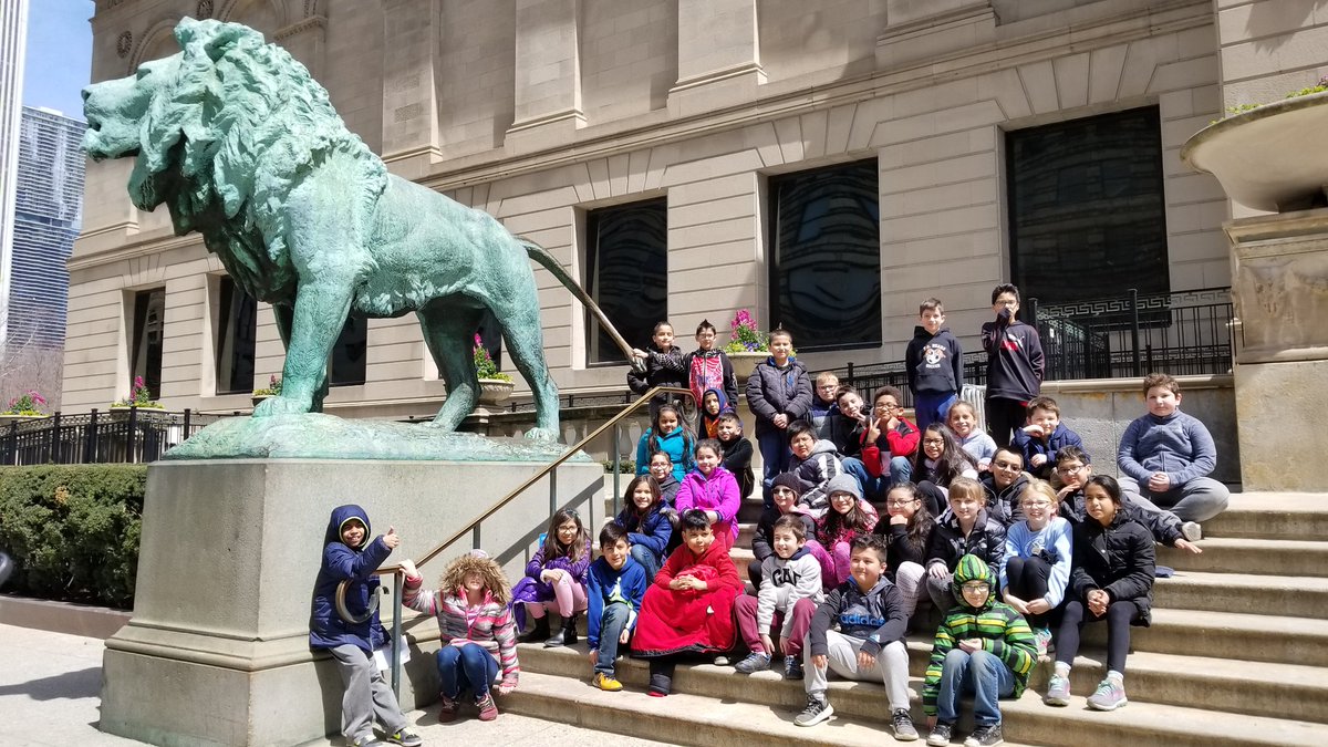 violaartroom's tweet photo. 4th grade field trip to the Art Institute and then sketching by the bean...#bestdayever #lovemyjob https://t.co/gB60ymwmV3