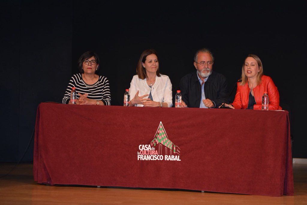 mroblesmateo's tweet photo. Enhorabuena Miguel Ángel Blaya por el éxito que ha tenido la presentación de tu libro “El niño que llego a ser Francisco Rabal”. Escrito con el corazón y dirigido en especial a los niños para conocer mejor al actor. Ilustraciones maravillosas de Licerán. https://t.co/PZNkIqoLqb