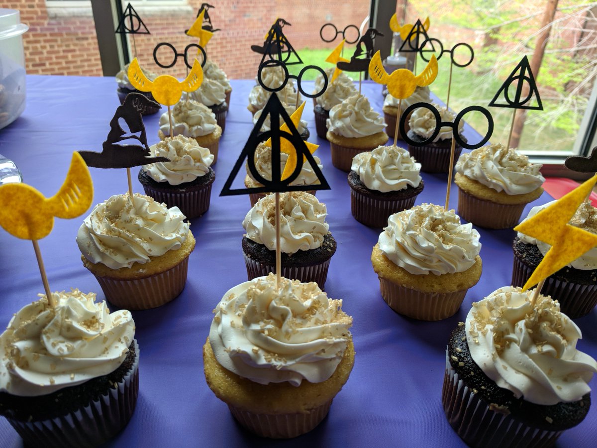 MadeiraSchool's tweet photo. We wrapped up #HarryPotter week with a quidditch game complete with a live #snitch and a trip to Honeydukes! #weekendsatmadeira https://t.co/Y7hY3Locow