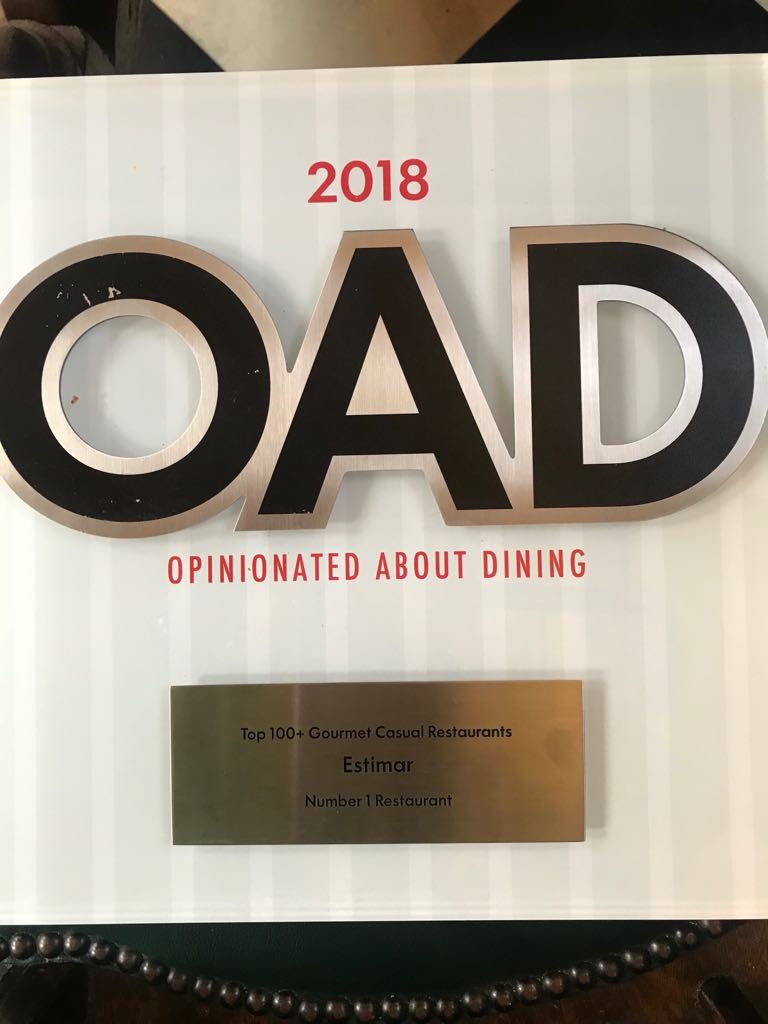 EstimarZafra's tweet image. Felices recogiendo en Londres el primer premio Top 100 + Gourmet Casual Restaurants @OADining #oadweek2018 Muchas Gracias!! 
Gracias a todo el equipo de Estimar, a @PescadorsRoses y sobretodo a todos los que nos permitís estimaros cada día !! Moltes gràcies!!