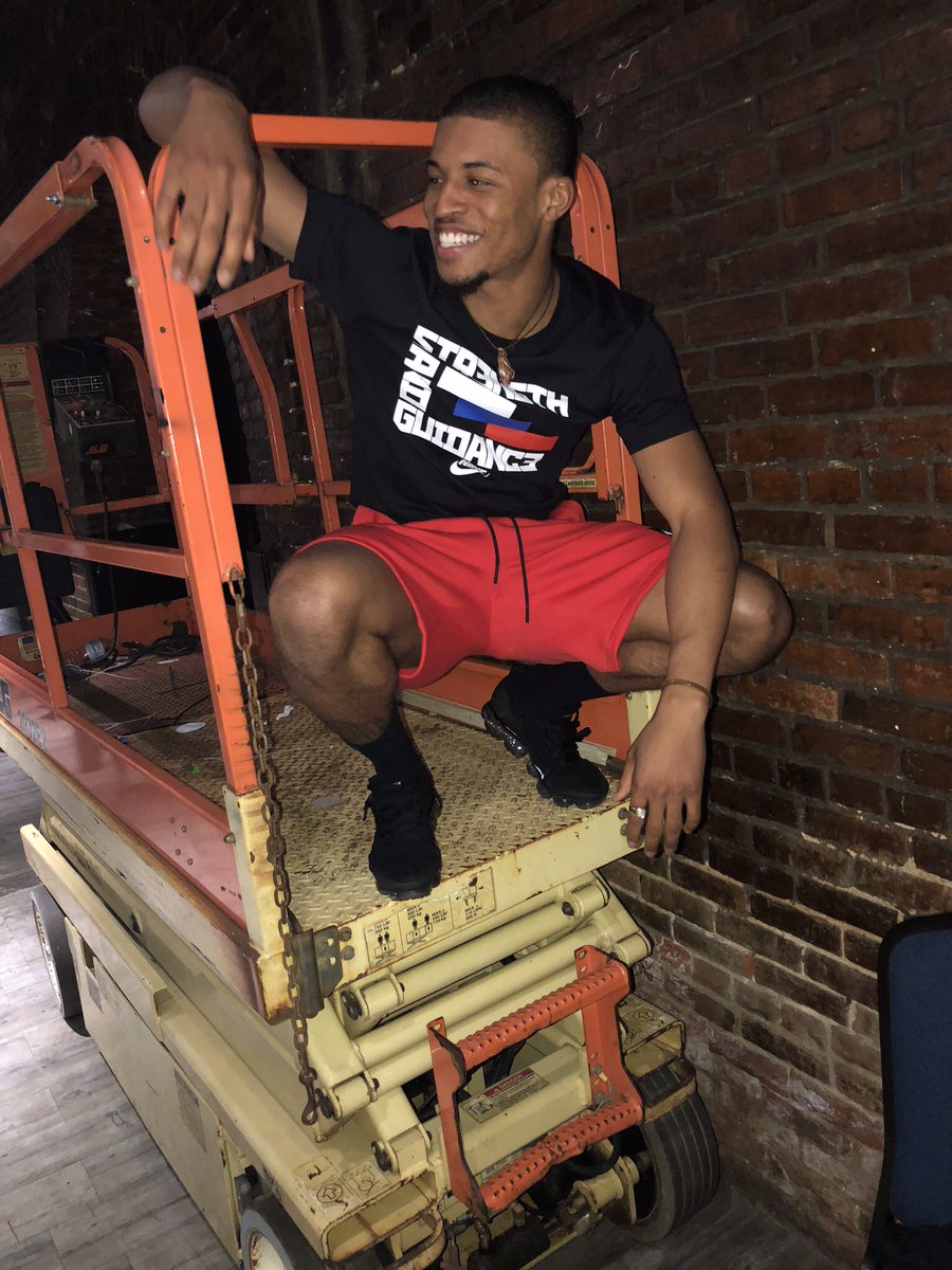 ActuallyDarrell's tweet photo. Momma said Just do It. So now I gotta check this off my list of things todo ✔️ #DTLRUnleashed #nike https://t.co/byXbjxjQ9G