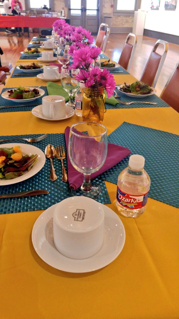 From #cocinaheritage to #sanantonio 
Long table dinners, organic salad w avocado oil since 2014 &amp; 2015
instagram.com/p/Bh5e7Y9HCNi/
