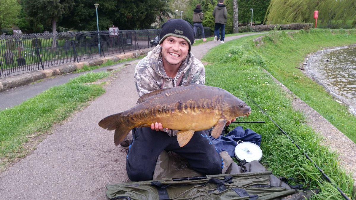 lococyprinus's tweet photo. 2 fish with in a hour buzzing no one else had a bite in 2 days lol  #carpfishng https://t.co/HCI5hb5tpU