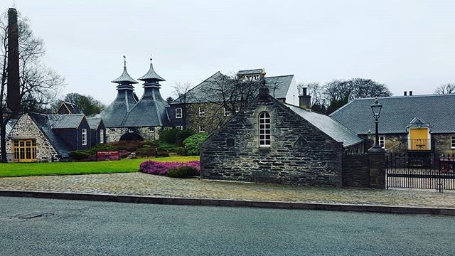FlorianDussopt's tweet photo. Back to my "Scotish home" for few hours, without snow this time. Exciting to see the first visitors to discover my tasting installation for Chivas. To be revealed soon! #tw https://t.co/rCHhRfKkGf https://t.co/y8qtnFhEHz