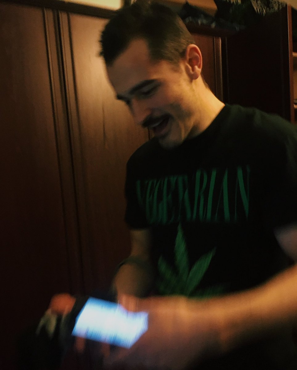 Psqueak's tweet image. Day 98: The face of a man who has just lost a year of his life 😂😂😂 your 27 mate! #gettingon #icantbelievethis #100daysofhappiness