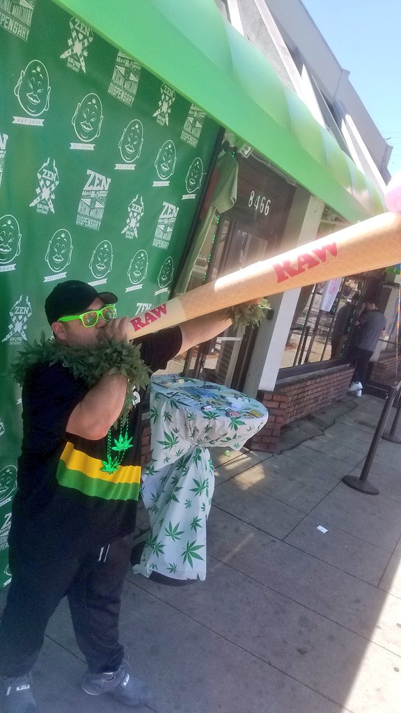 ZenWeHo's tweet photo. Special Thanks To #Hollywoodhenry #420love #420flashback #weed #weedpics #thc #thcpics #weedstagram #420mag #420uk #420dabs #420love #420life #710love #love #710girl #vape #vapepen https://t.co/MWECoWz7g3