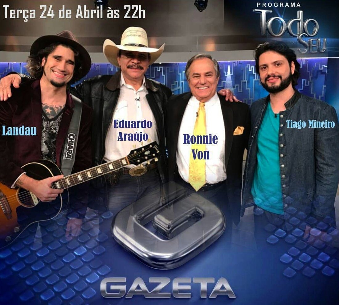 Landauoficial's tweet photo. Nesta terça 24 de abril à partir das 22h ao lado dos inigualáveis @eoliveiraaraujo no  @TodoSeu do insuperável @RonnieVonREAL #landau40graus #landau @tvgazetaoficial @recreiocafe @chiaraluthier #capcase #landau40tão #landauDivulgação https://t.co/p3nRkfwI2Y