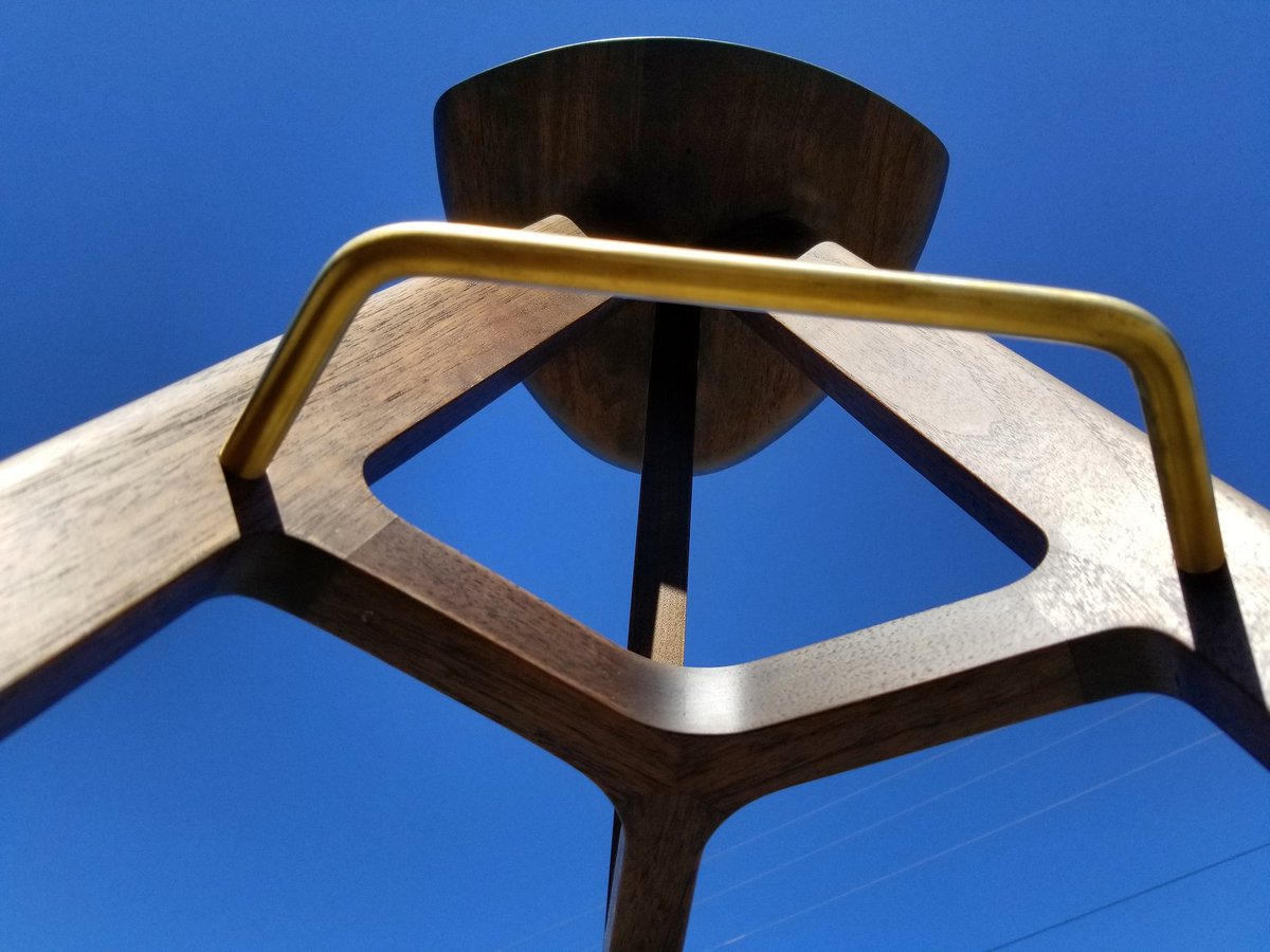 IzmDesign's tweet image. Pigeon #stool, view from the gutter.
#modernstool #seating #interiordesign #interiors #modern #woodstool #madeincanada #edmontonmade #yegdesign