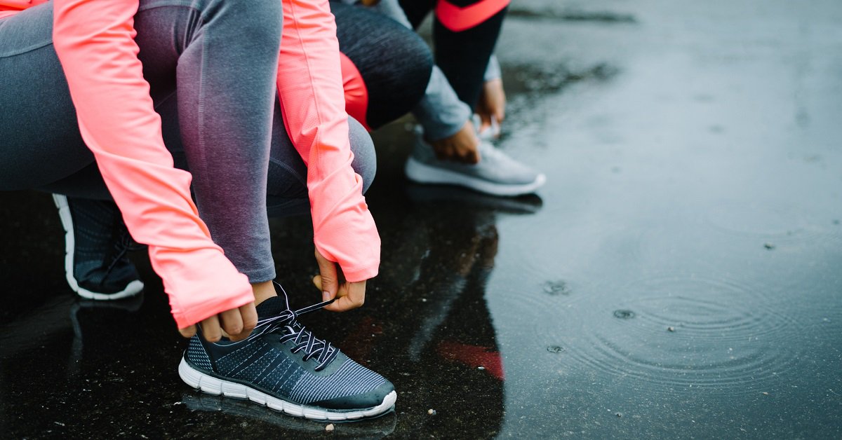 YWCAMinneapolis's tweet photo. Wet weather in the forecast? No problem! Use these tips to continue your outdoor training. Triathlon Training Tips for Sloppy Weather: https://t.co/SDxC3dN0iF https://t.co/ebC4aFmgQh