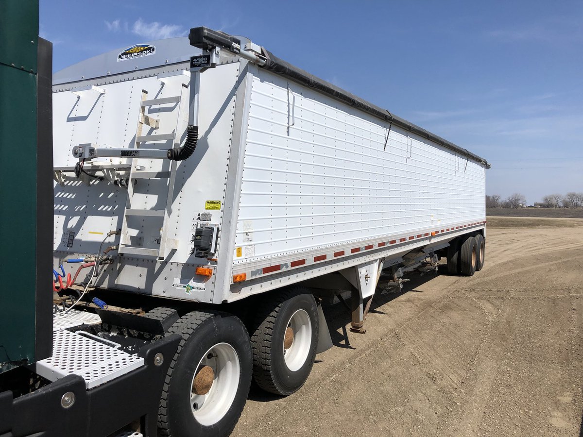 dportfarmer's tweet photo. For sale: 96 Wilson hopper, 43’x102”x78” high, power tarp and traps.Non Ag-hopper. Retweets appreciated. DM for more pics/info https://t.co/qZDPlDvyqU