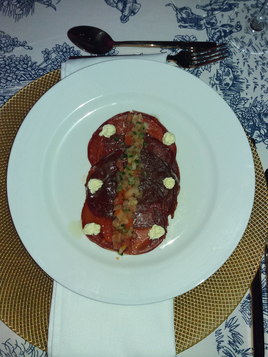 YayaRSA's tweet image. #MnetLocal dinner is SERVED Lagends Safari