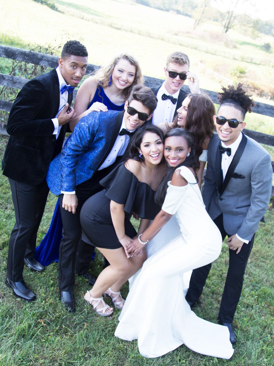 LarrBrioMOD's tweet photo. IT’S PROM SEASON EVERYONE!!! Lets get ready for a great season with fabulous coats and individual style!! #Prom2k18 #FunCoats #LarrBrio https://t.co/tFKPhTJ1yh