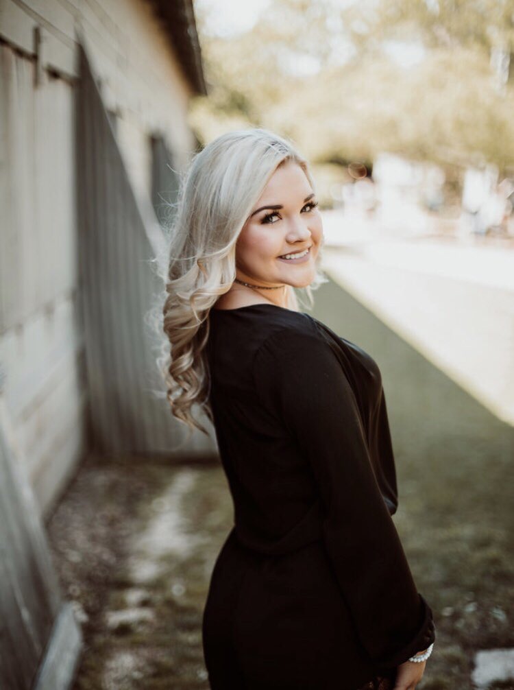 kylieeburnnss's tweet photo. SENIOR SZN https://t.co/IaULnCiTeb