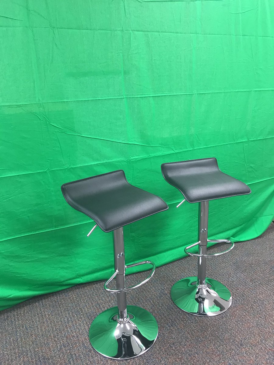 KBellEdTech's tweet image. Can’t wait to see what s’s create for announcements @Smith_Elem with their new green screen and lighting! Now let’s hope we got all the parts put together correctly. #NoInstructions