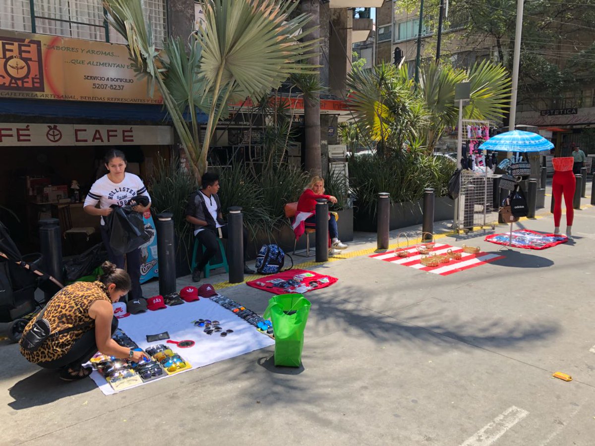 yoamolaroma's tweet photo. Otro día más de informalidad e ilegalidad en la calle de jalapa que fue remodelada y rescatada para el beneficio de la ciudadanía !!!! @SubSecProgDel  @HbtViaPublica @ComercioBJ @Chelminsky @aep_jams @D_CuauhtemocDF @ZuleymaHuidobro @ReyPeatonCDMX @UCS_CDMX @SSP_CDMX @seduviCDMX https://t.co/zlGK4SJ1j2