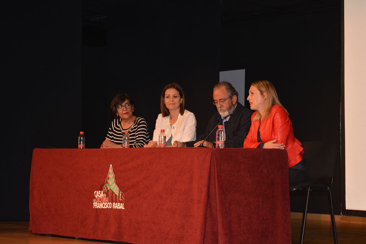 p_educativas's tweet photo. Presentación de "El niño  que llegó a ser un gran actor: Francisco Rabal", coeditada por @Educarm y @AYUNTAGUILAS
Esta tarde ha sido su presentación en Águilas con @mroblesmateo @MCarmenMoreno @ngelPealver2 y Miguel Ángel Blaya https://t.co/UUv3NwOSZg