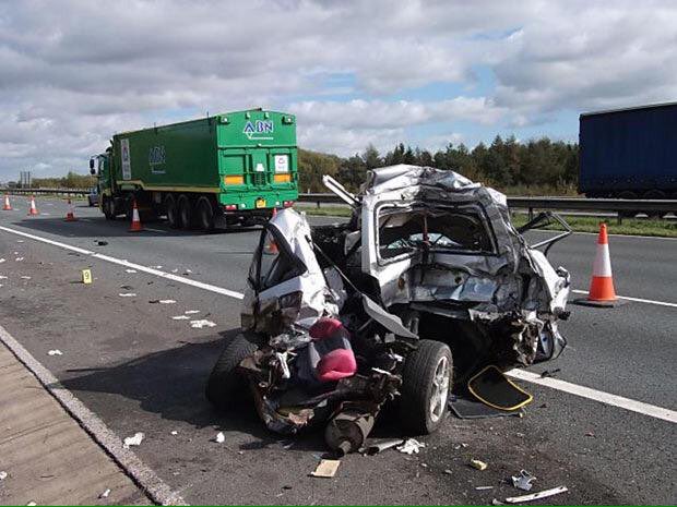 The hard shoulder - dangerous, unforgiving & it doesn’t discriminate. Please please DO NOT sit & wait in your car on a motorway hard shoulder. You wouldn’t survive impacts such as this! Pls RT. #RoadSafety #Motorway