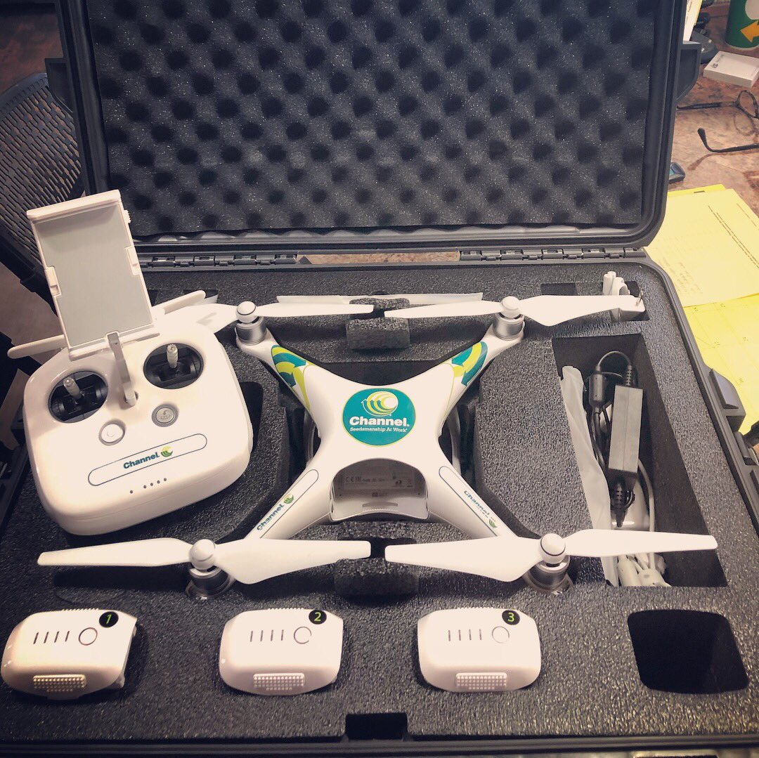 Did you know we can personalize your drone to fit your brand standards here at Crop Copter? Check out how <a href="/ChannelSeed/">Channel Seed</a> made their recent drone one-of-a-kind! 
•
•
•
#phantom4pro #cropcopter #channelseed #farmready #plant18 #dji #drones #agriculture #investment